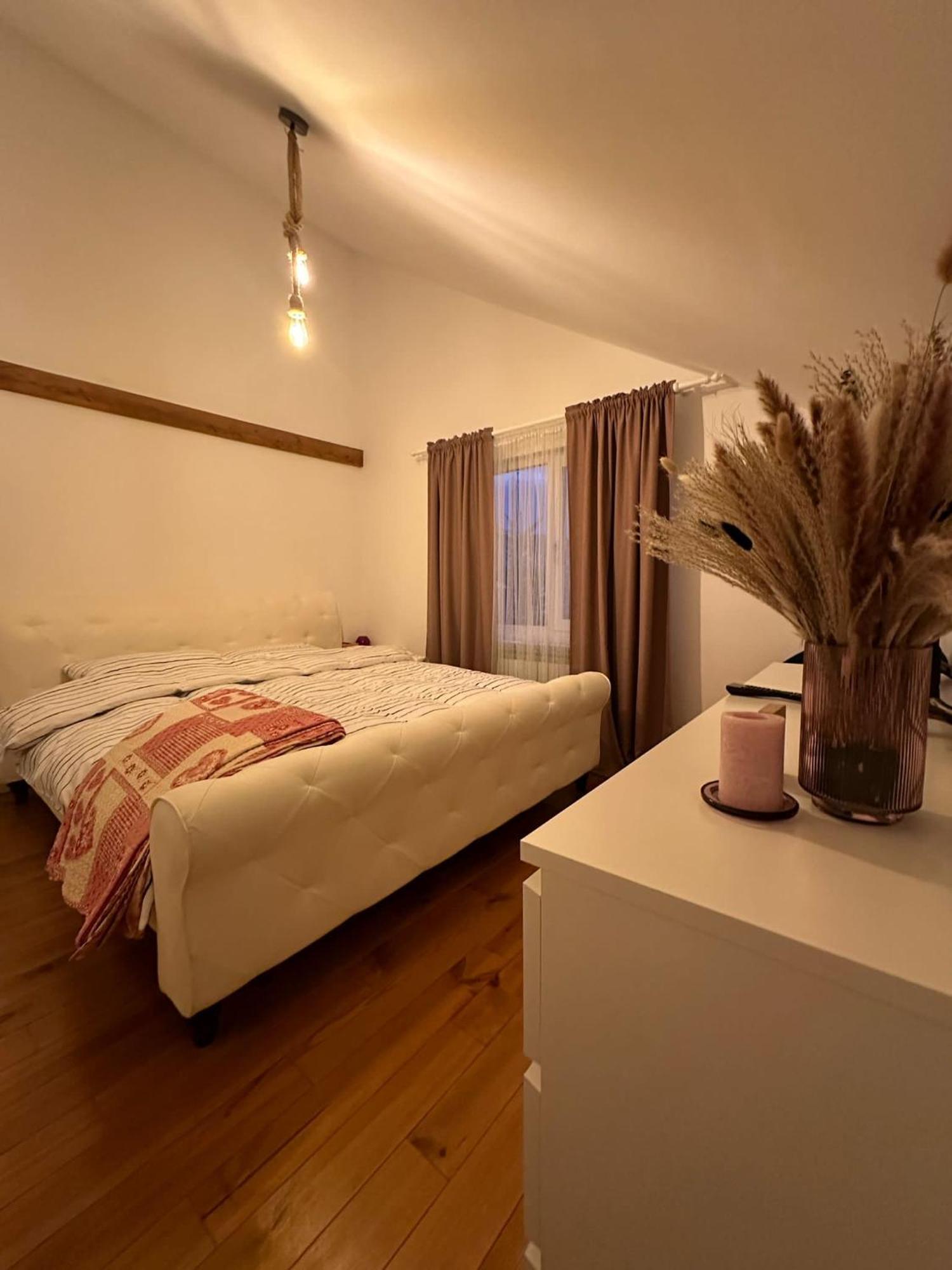 Attic 33 Apartment Câmpulung Moldovenesc Екстериор снимка